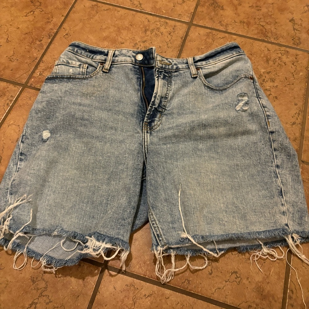 Old navy cut off denim jeans size 14 (runs small)
